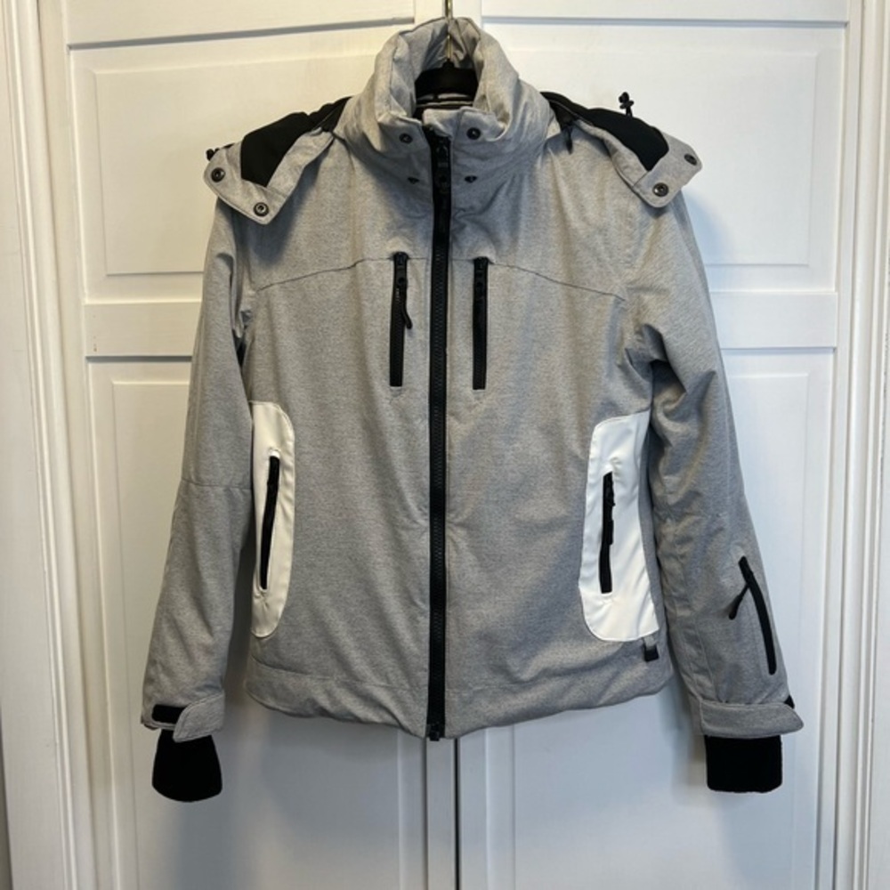 NILS Ski /Snowboard Winter Jacket Size Women’s 6 Color Gray/White/Black
